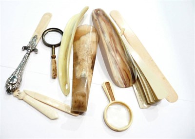 Lot 440 - A quantity of small ivory items including a paper knife etc