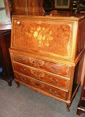 Lot 637 - Modern inlaid walnut bureau