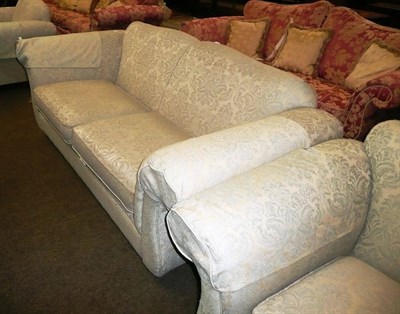 Lot 684 - Modern upholstered three piece suite