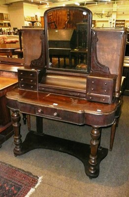 Lot 731 - A duchess style dressing table