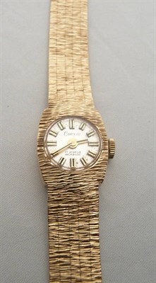 Lot 71 - A lady's 9 carat gold Chateau wristwatch