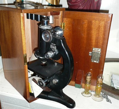 Lot 128 - Microscope in fitted case