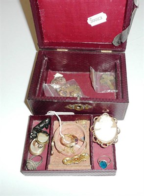 Lot 199 - A jewellery box containing an Art Nouveau amethyst set pendant, a cameo brooch, rings and...