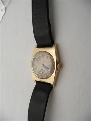 Lot 231 - A gents 9 carat gold wristwatch