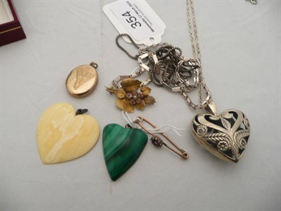 Lot 354 - A malachite heart pendant, assorted silver and other jewellery and a bar brooch (a.f.)