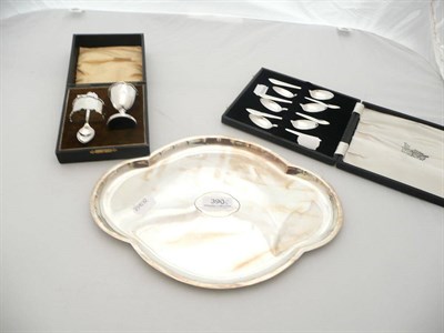 Lot 390 - Silver quatrelobes tray, cased silver teaspoons and cased silver christening set