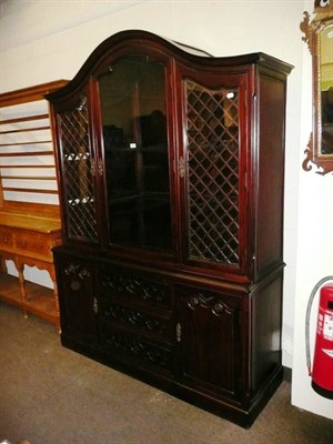 Lot 551 - Reproduction mahogany display cabinet