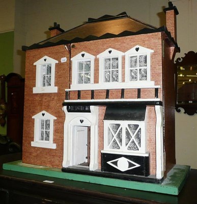 Lot 571 - A doll's house