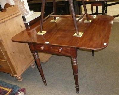 Lot 575 - Mahogany Pembroke table