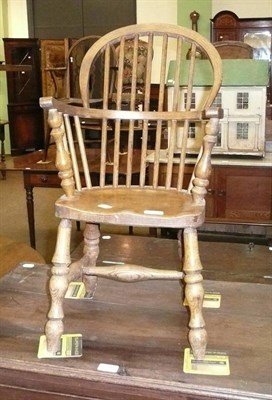 Lot 597 - Child's Windsor chair