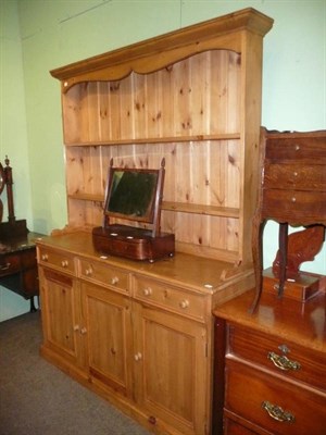 Lot 669 - Pine dresser