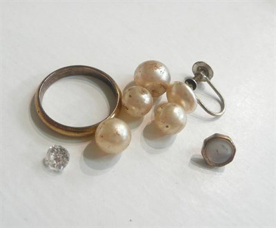 Lot 6 - Small loose diamond, a gold ring and pearls