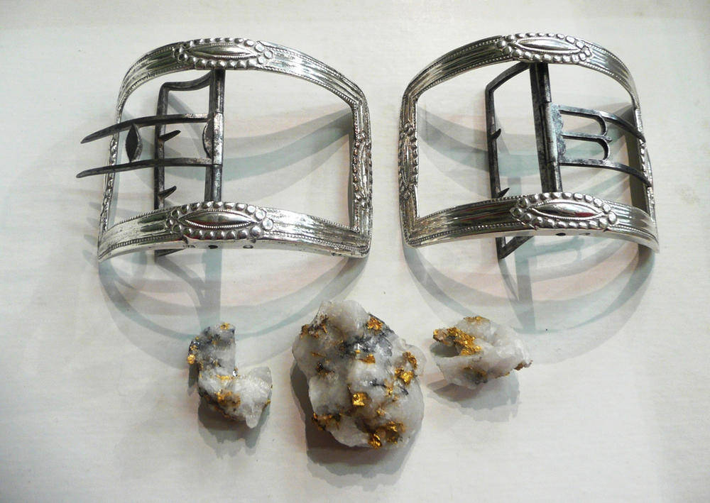 Lot 13 - Two buckles and crystal pieces