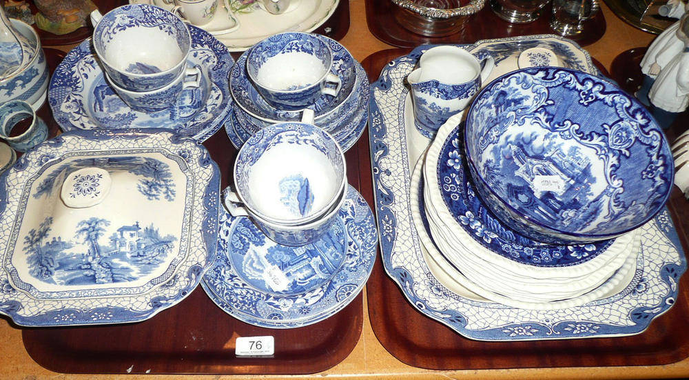 Lot 76 - A quantity of blue and white ceramics