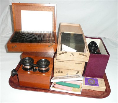 Lot 223 - Tray of stereo viewer and photographic slides