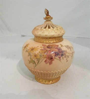 Lot 246 - Worcester pot pourri (a.f.)