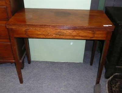 Lot 420 - A mahogany tea table