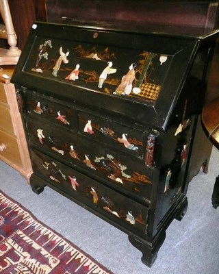 Lot 435 - A 20th century Japanned bureau