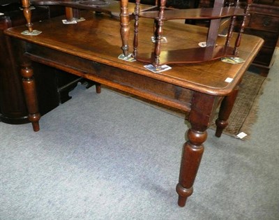 Lot 444 - Victorian oak table