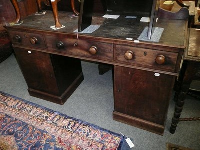 Lot 462 - A 19th century mahogany pedestal sideboard