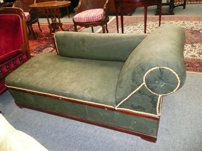 Lot 509 - Mahogany framed Victorian day bed