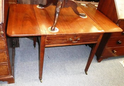 Lot 520 - George III square mahogany Pembroke table