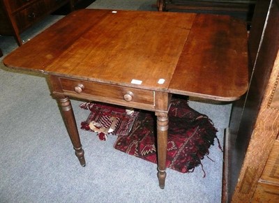 Lot 532 - 19th century mahogany Pembroke table