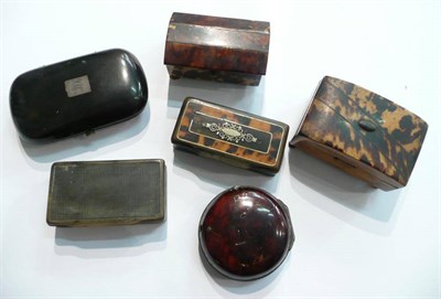 Lot 83 - Three tortoiseshell boxes, watch case, faux tortoise cigarette case and a horn snuff box (af)
