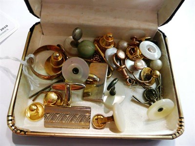 Lot 102 - Two 18ct gold studs, a 9ct gold stud, assorted dress studs, a buckle ring, etc