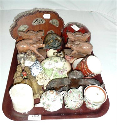 Lot 182 - Tray of assorted Oriental ceramics, carvings, jade etc