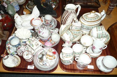 Lot 185 - Two trays of assorted ceramics, including Tobacco Leaf plate (af), pottery egg chickens, tea wares