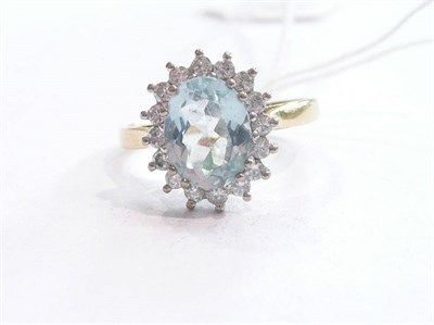 Lot 216 - Aquamarine and diamond ring