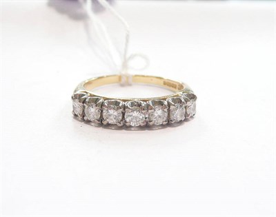 Lot 358 - A seven stone diamond ring