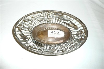 Lot 415 - Silver oval pierced dish