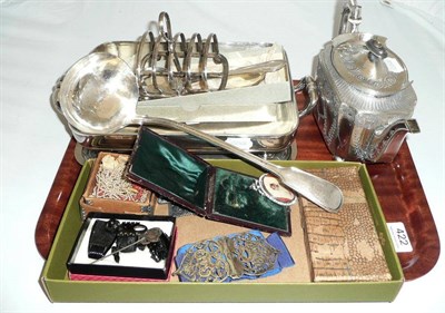 Lot 422 - Silver plated entree dish and cover and other silver plate