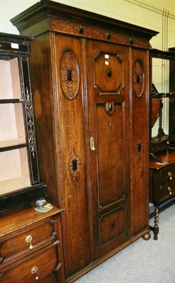 Lot 553 - 1920'S oak three piece bedroom suite