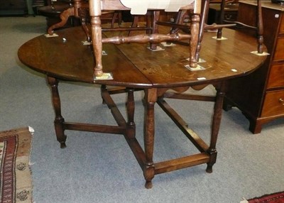 Lot 638 - Oak gateleg table