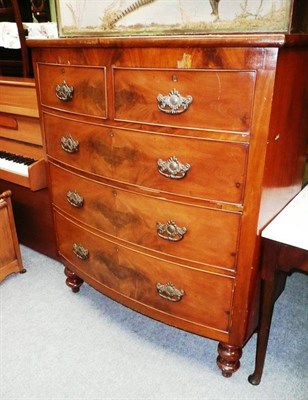 Lot 653 - A chest of drawers