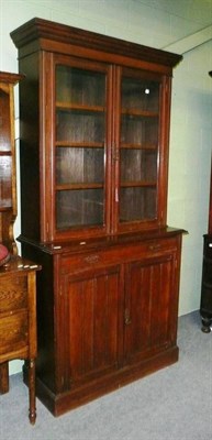 Lot 675 - Oak Cabinet Bookcase