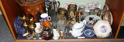 Lot 415 - A quantity of miscellaneous ceramics, glass and metal wares