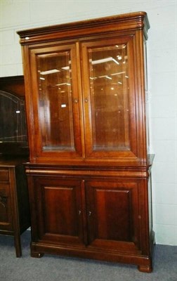 Lot 604 - Reproduction bookcase