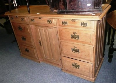 Lot 615 - Pine dresser