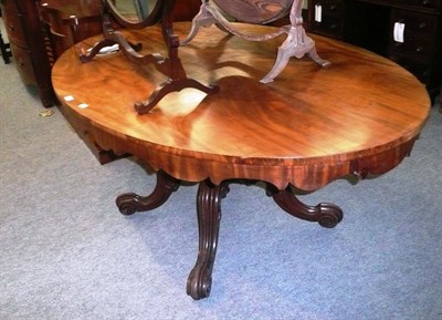 Lot 641 - Oval mahogany breakfast table