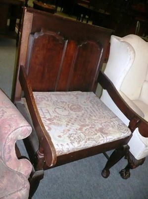 Lot 679 - Oak settle chair (made up)