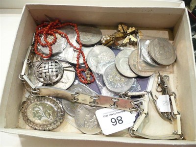 Lot 86 - Two silver bracelets, three silver brooches, two silver lockets, assorted other jewellery, a...