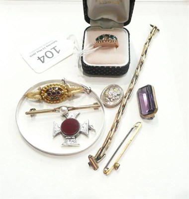 Lot 104 - Bar brooches, silver pendant, amethyst brooch, etc