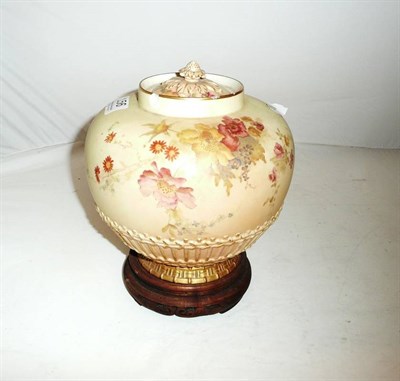 Lot 156 - A Worcester vase (a.f.)