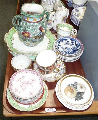 Lot 170 - A quantity of cups, saucers and tea bowls