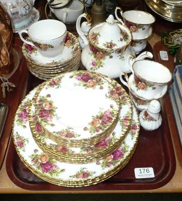 Lot 176 - Royal Albert 'Old Country Roses' dinner and tea service