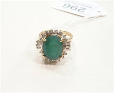 Lot 296 - An emerald and diamond cluster ring